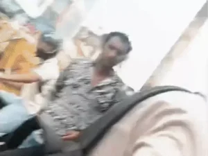 सोनीपत में ऑटो किराए को लेकर महिला-होमगार्ड भिड़े, VIDEO: महिला बोली- पैसे दे, ये पानी से नहीं चलेगा; जवान ने दी मारने की धमकी