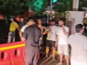 गुरुग्राम में बिजली कटौती पर आधी रात हंगामा, रेजिडेंट्स ने लगाया जाम; सोसाइटी मैनेजर के इस्तीफे की मांग