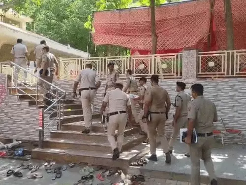 नूंह में ब्रजमंडल यात्रा के लिए हाई अलर्ट: 2200 पुलिसकर्मी तैनात, स्कूल बंद; 80 किमी रूट पर मीट की दुकानें भी रहेंगी बंद