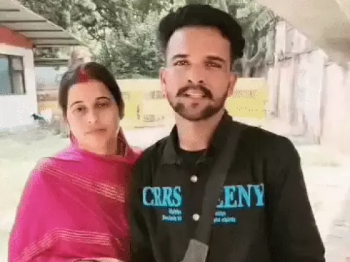 सिरसा की पार्लर संचालिका की लव मैरिज का VIDEO वायरल: 2 दिन पहले हुई थी लापता, दिल्ली कोर्ट में शादी; बोली- परिजनों से खतरा