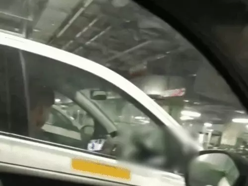 गुरुग्राम में लेडी कैब ड्राइवर के सामने अश्लील VIDEO देखने का आरोप: मोबाइल स्क्रीन जानबूझकर उसकी ओर घुमाने की शिकायत
