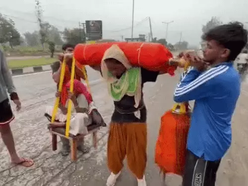 90 साल की सास को साथ लेकर 250 KM कांवड़ यात्रा पर निकलीं हरियाणवी रागनी सिंगर, पहले कर चुकी हैं 84 कोस की परिक्रमा