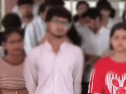 सोनीपत की सरकारी यूनिवर्सिटी में Gen-Z प्रोटेस्ट: छात्राओं का आरोप- असिस्टेंट प्रोफेसर ने गलत तरीके से छुआ, ड्रेस पर कमेंट किए