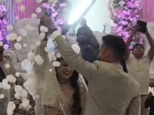 हिसार में नौसेना के जवान और प्रॉपर्टी डीलर भाइयों की ₹1 में सगाई: पूर्व सरपंच पिता ने लौटाया लाखों का शगुन, बोले- बेटियां ही सबसे बड़ी दौलत