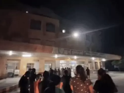 मेडिकल कॉलेज में MBBS इंटर्न्स से छेड़छाड़ का आरोप: रात में प्राइवेट पार्ट्स छूने की शिकायत, पुलिस देरी पर कैंपस में प्रदर्शन