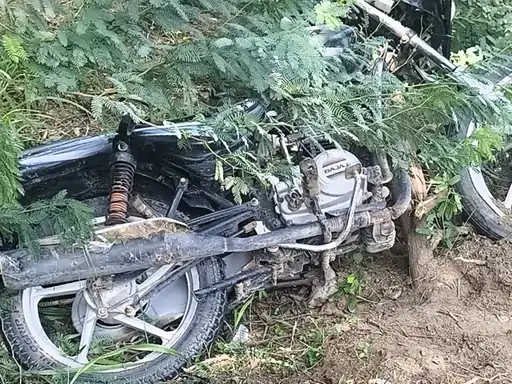 हाईटेंशन लाइन से टकराकर श्रद्धालुओं के कैंटर में लगी आग, VIDEO: बचाने आए रिटायर्ड फौजी की मौत, 20 झुलसे