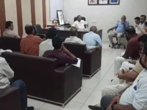 पानीपत की पुरानी सब्जी मंडी व्यापारियों के लिए बनी मुसीबत: MLA विज से बोले- 50% तक गिरा कारोबार, जाम और गंदगी से परेशानी