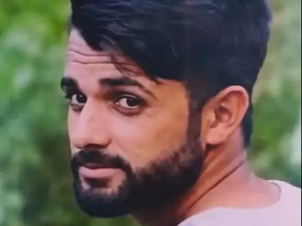 कुरुक्षेत्र सड़क हादसे में कश्मीरी ड्राइवर की मौत: साथी घायल, ट्रक को ट्रैक्टर-ट्रॉली ने मारी टक्कर; सरियों के नीचे दबे