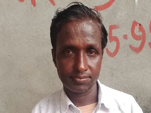 पानीपत में फेरी लगाकर राखी बेच रहे व्यक्ति से लूट: मोबाइल और ₹4500 लेकर नकाबपोश बदमाश फरार, दो नाबालिग बेटों के सामने वारदात