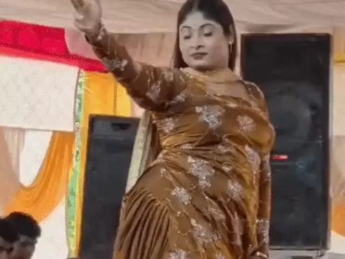 ट्रोलिंग पर भड़कीं प्रिया रेवाड़ी: बोलीं- गलत कहने वालों को पीटूंगी, चुपचाप बुलाकर पैसे उड़ाते हैं; डांस में जोड़ूंगी नए स्टेप